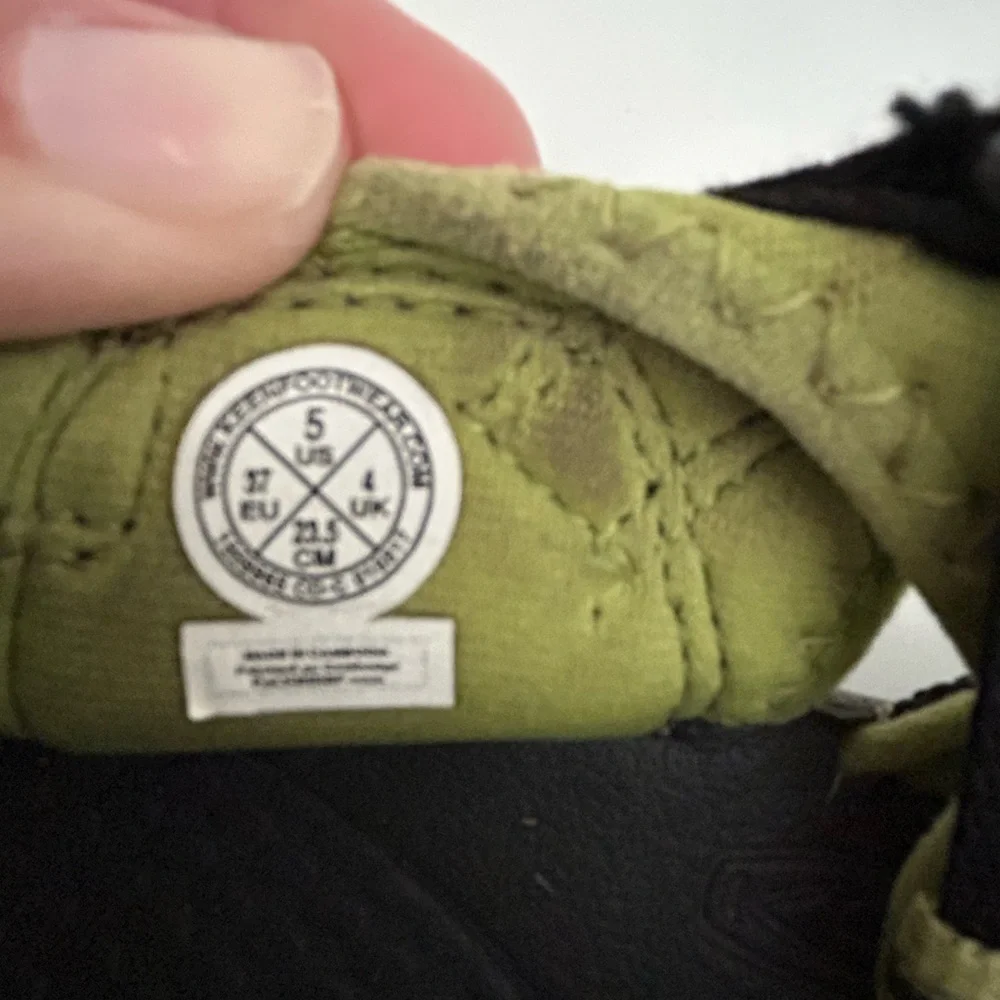 Keen Black/Green Water Sandals Size 5 boy